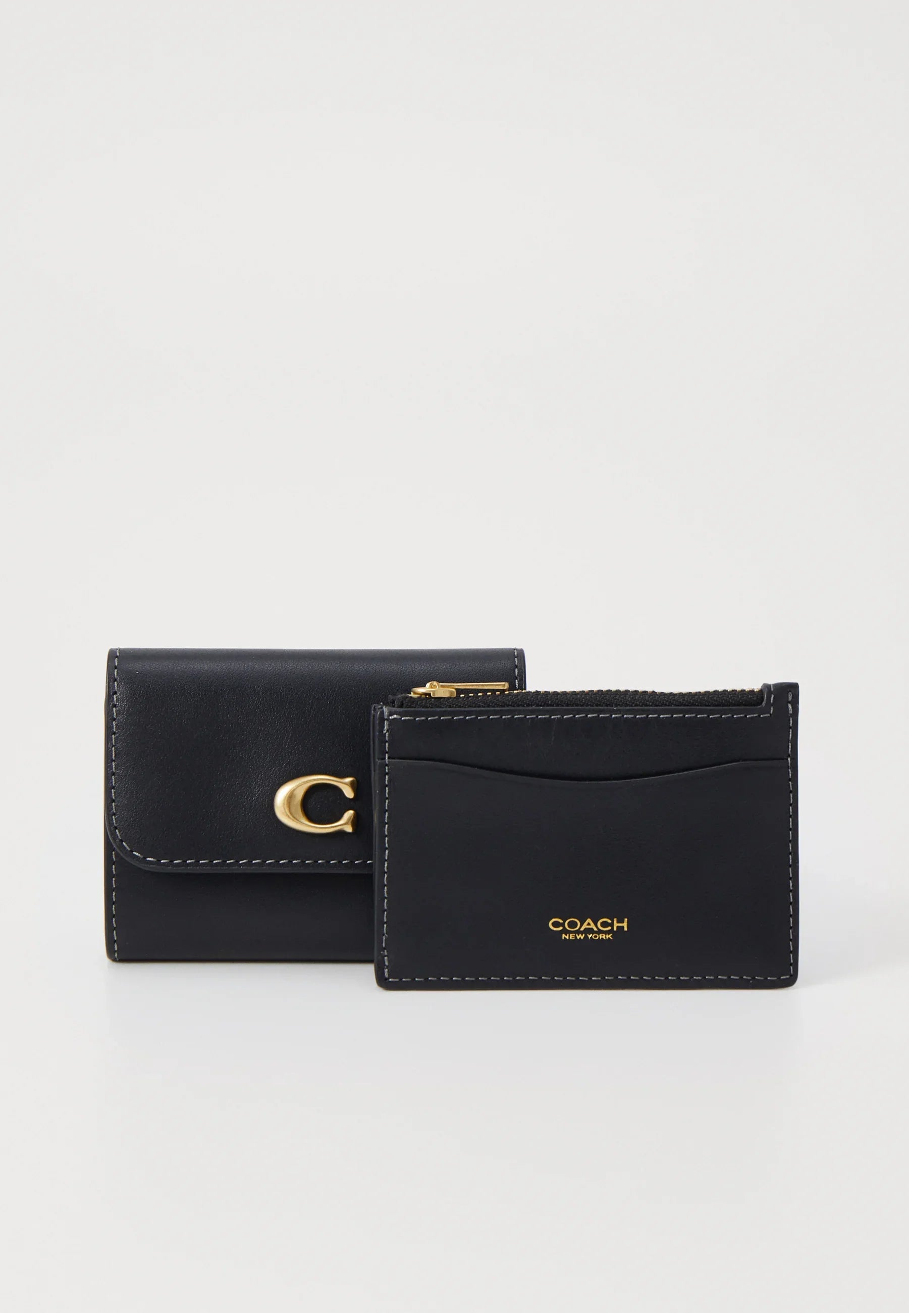 Coach Essential Card Holder Wallet
