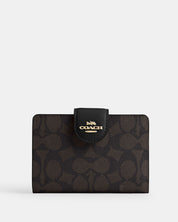 Coach Mila Small Flap Wallet – Signature Canvas Negra