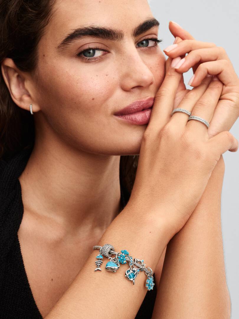 Dije de ballena con Piedra Turquesa