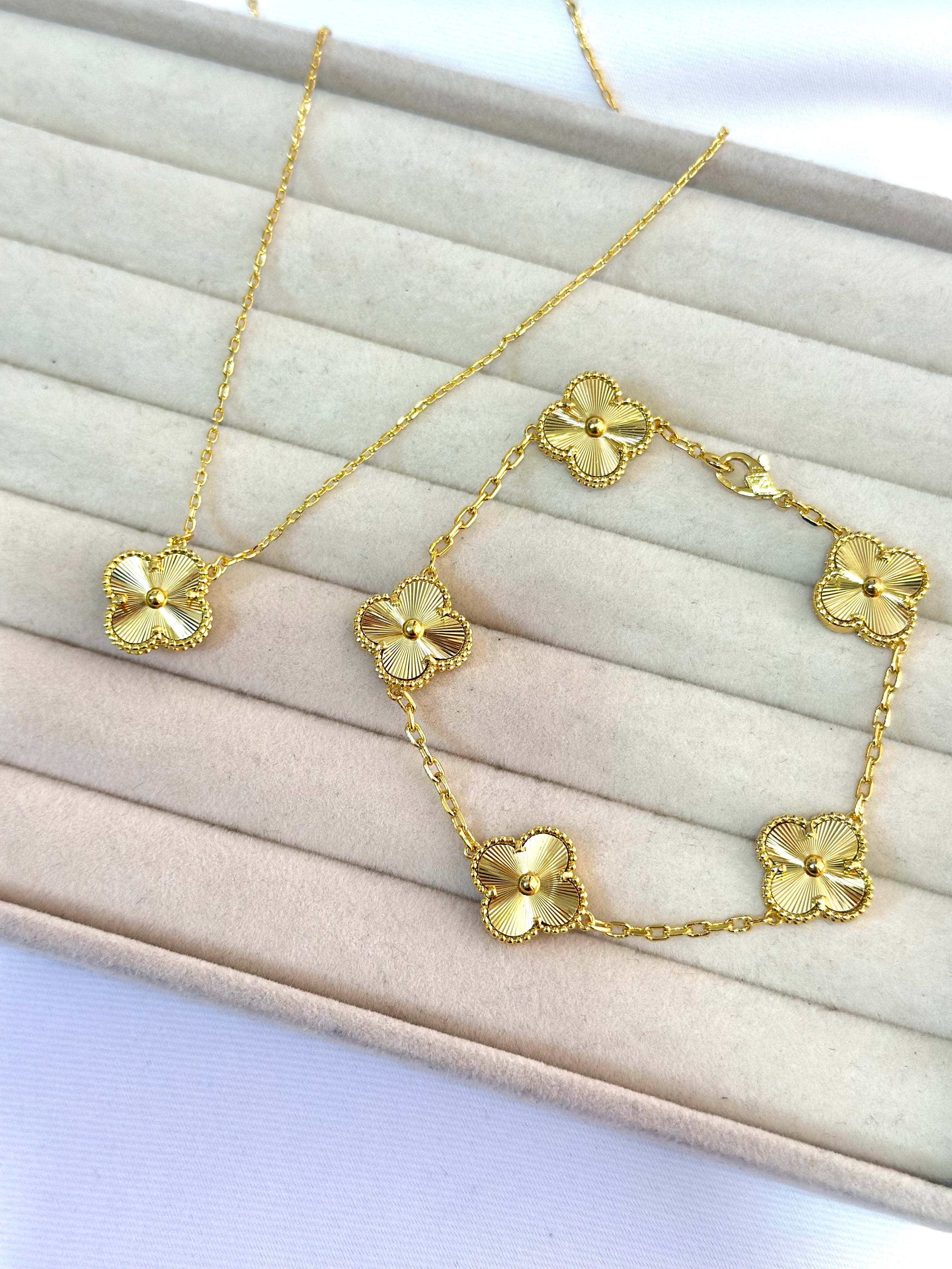 Conjunto Alhambra Vintage Treboles Dorados (Collar + pulsera)