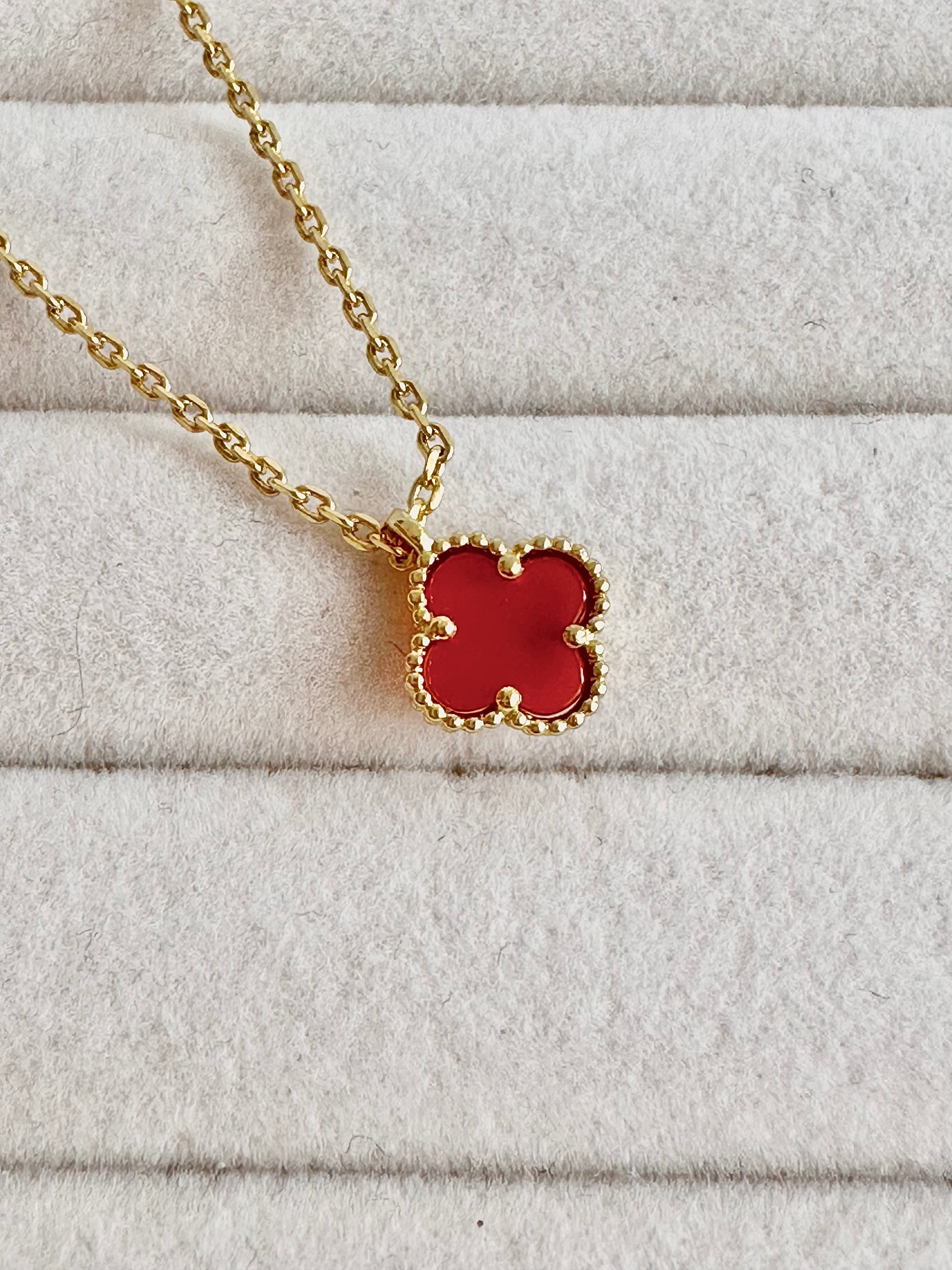 Collar Van Cleef Alhambra Vintage 1 Trébol Rojo