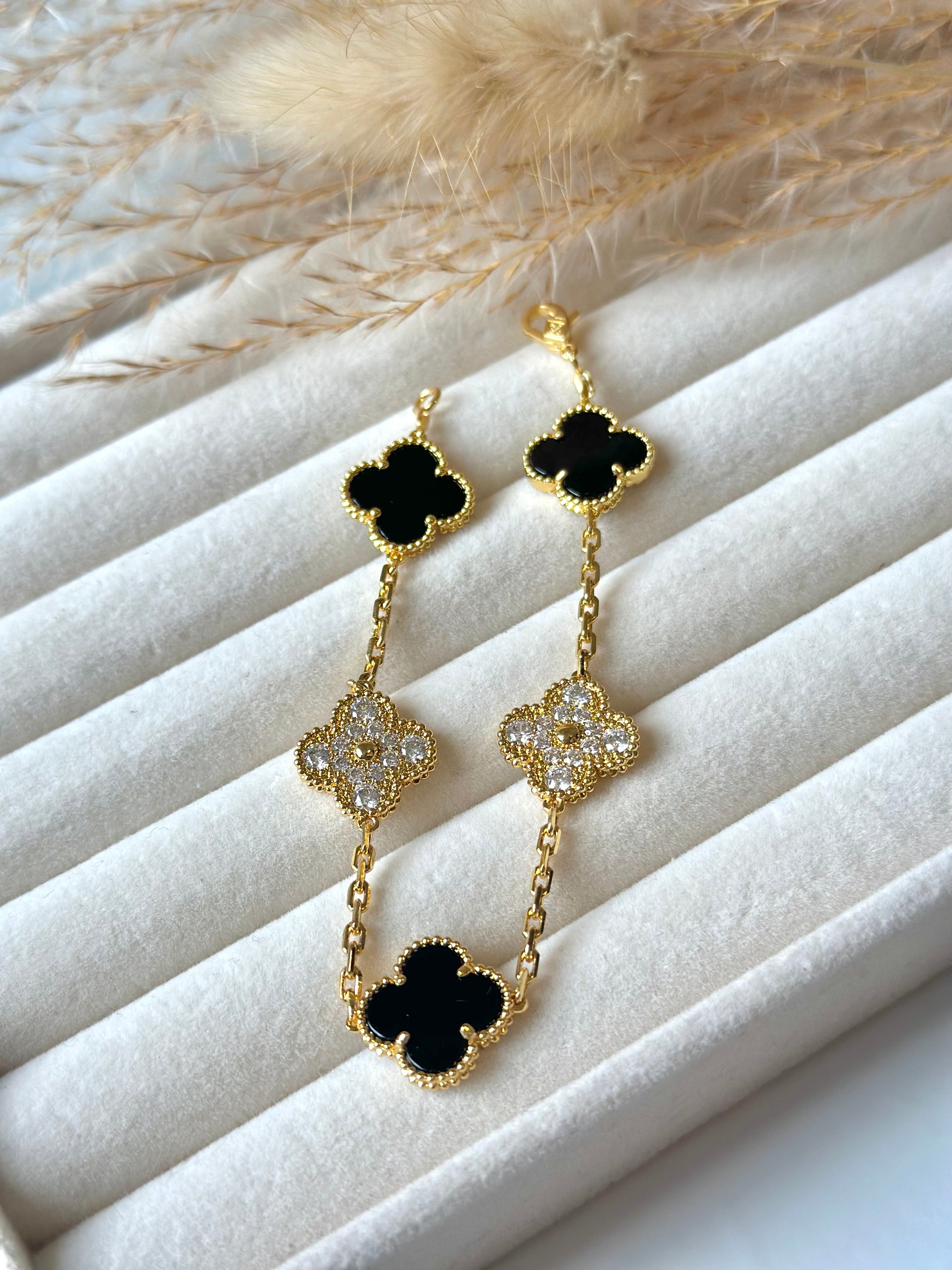 Pulsera Van Cleef Alhambra vintage 5 Tréboles Negro y Dorado