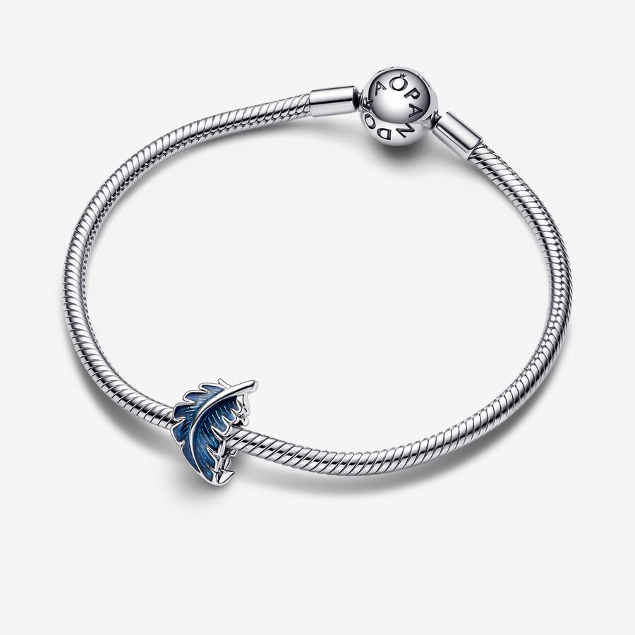 Charm Pluma Curvada Hoja Azul